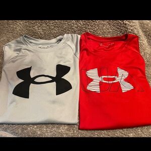 Under Armour Black Logo T-Shirts in Gray and Red